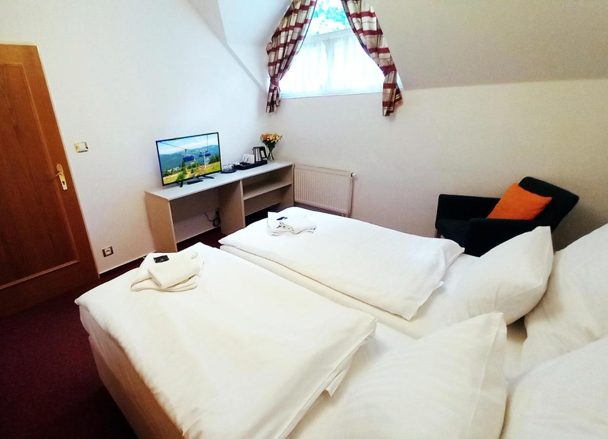 Hotel Hradec Spindleruv Mlyn Exterior photo
