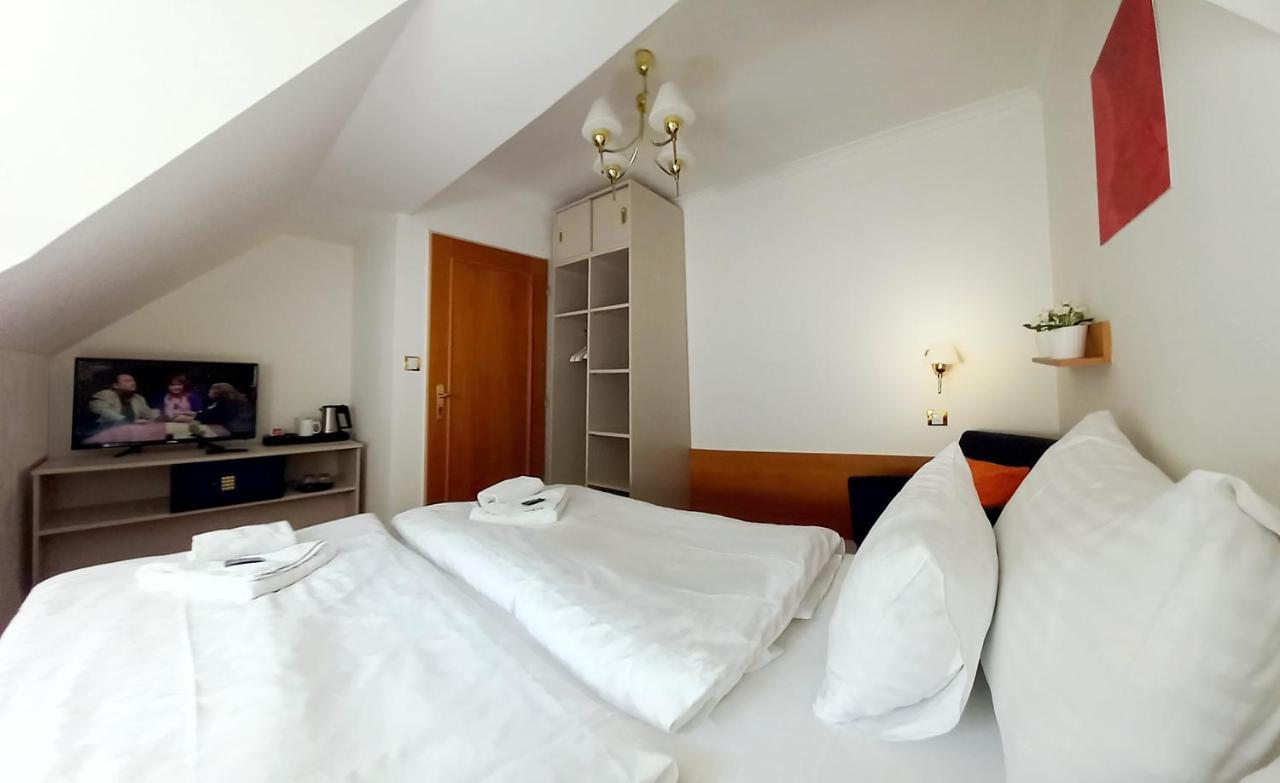 Hotel Hradec Spindleruv Mlyn Exterior photo